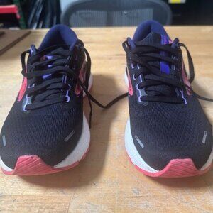 WOMEN'S BROOKS ADRENALINE GTS 22
